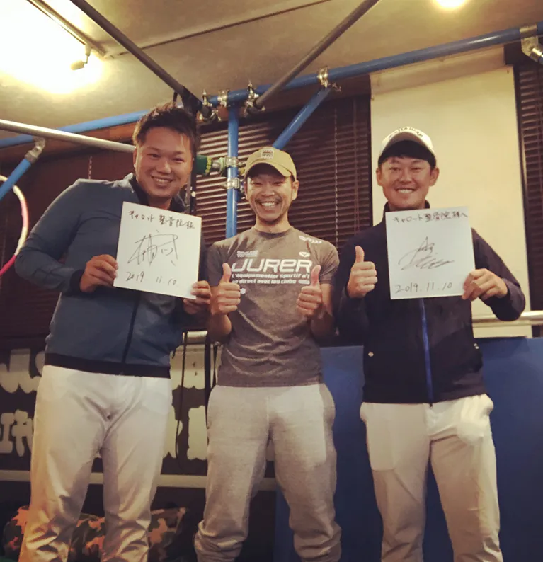 左:杉浦斎プロ 右:新田あきひろプロ